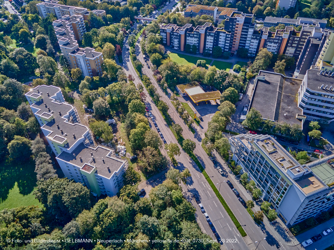 23.09.2022 - Karl-Marx-Ring 53-53c und Studentenwohnheim und Marx-Zentrum in Neuperlach